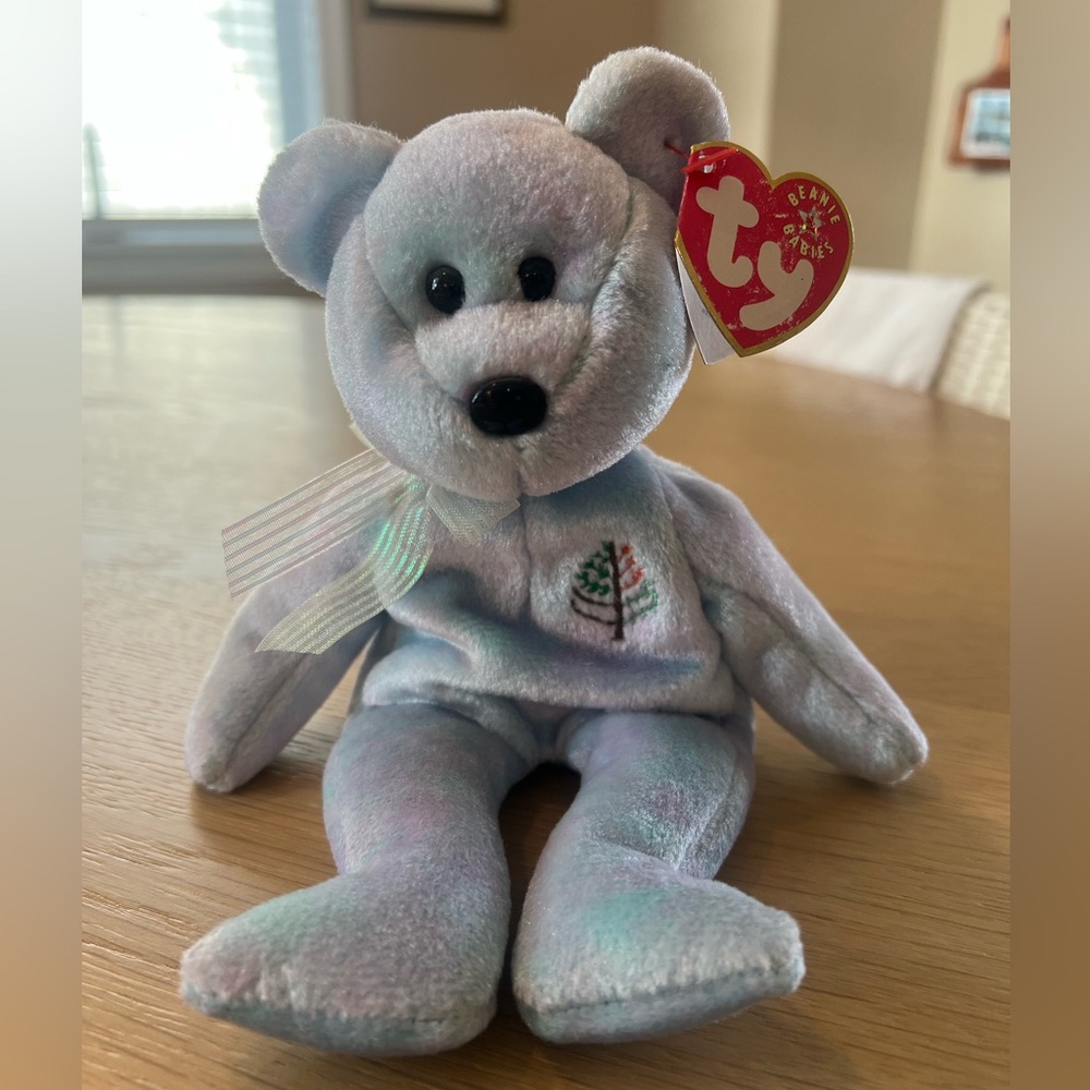 NWT Vintage Ty Beanie Baby Issy Four Seasons Prague Exclusive 2001 Plush Toy